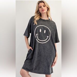 862 1X - 3X ❤️ EASEL PLUS SMILEY WASHED COTTON 
T-SHIRT DRESS